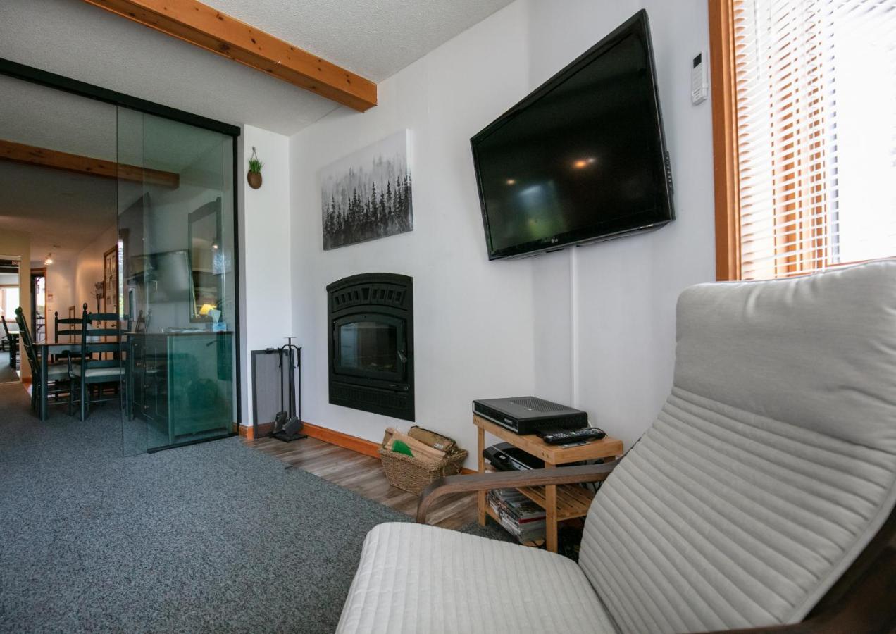 Apartamento Escapade Pinoteau Tremblant Getaway Mont-Tremblant Exterior foto