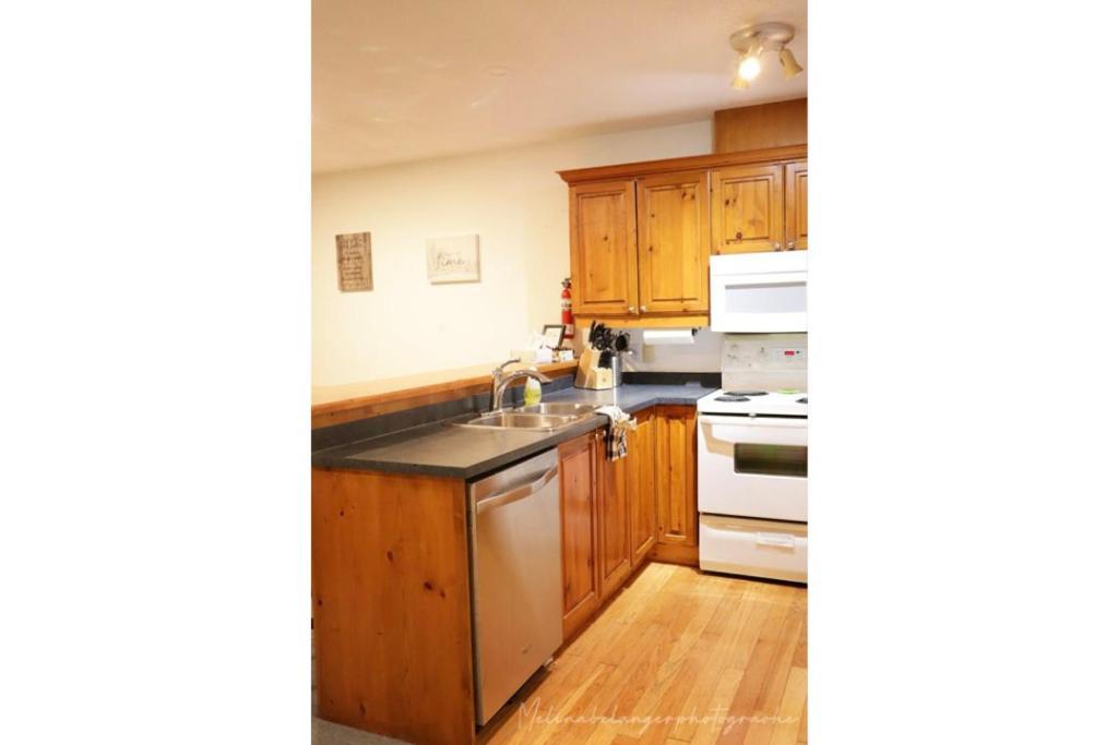 Apartamento Escapade Pinoteau Tremblant Getaway Mont-Tremblant Exterior foto